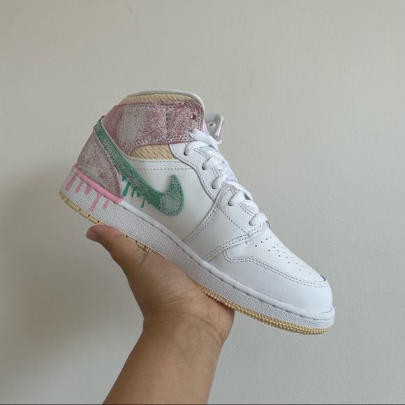 jordan 1 paint drip mid